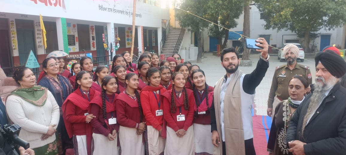 MLA Dr. Ishank Kumar is making a place in the hearts of the people